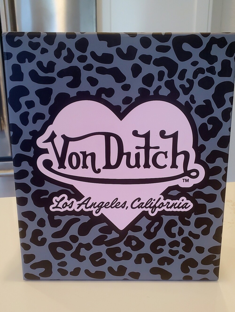 3-Piece Von Dutch Mini Bowling Purse Set - Includes Matching Waller & Keychain - Picture 2 of 15
